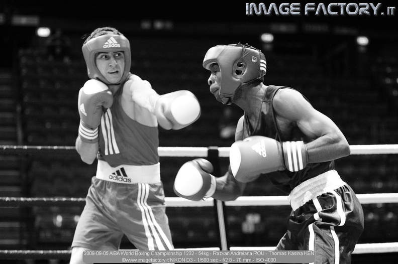 2009-09-05 AIBA World Boxing Championship 1232 - 54kg - Razvan Andreiana ROU - Thomas Kasina KEN.jpg